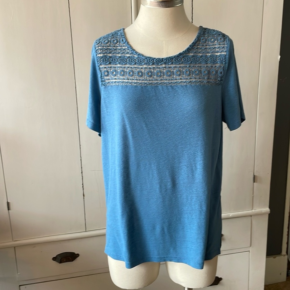 Old Navy women’s tee shirt